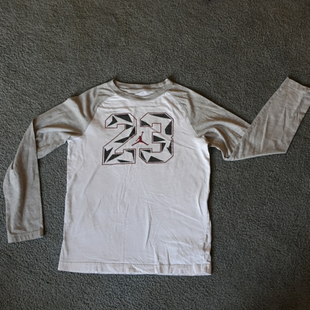 Boys Jordan long sleeve raglan